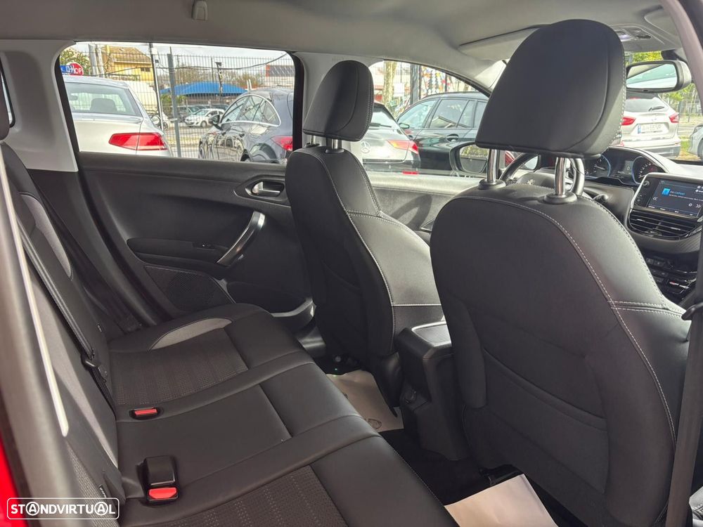 Peugeot 2008 1.6 BlueHDi Allure - 31