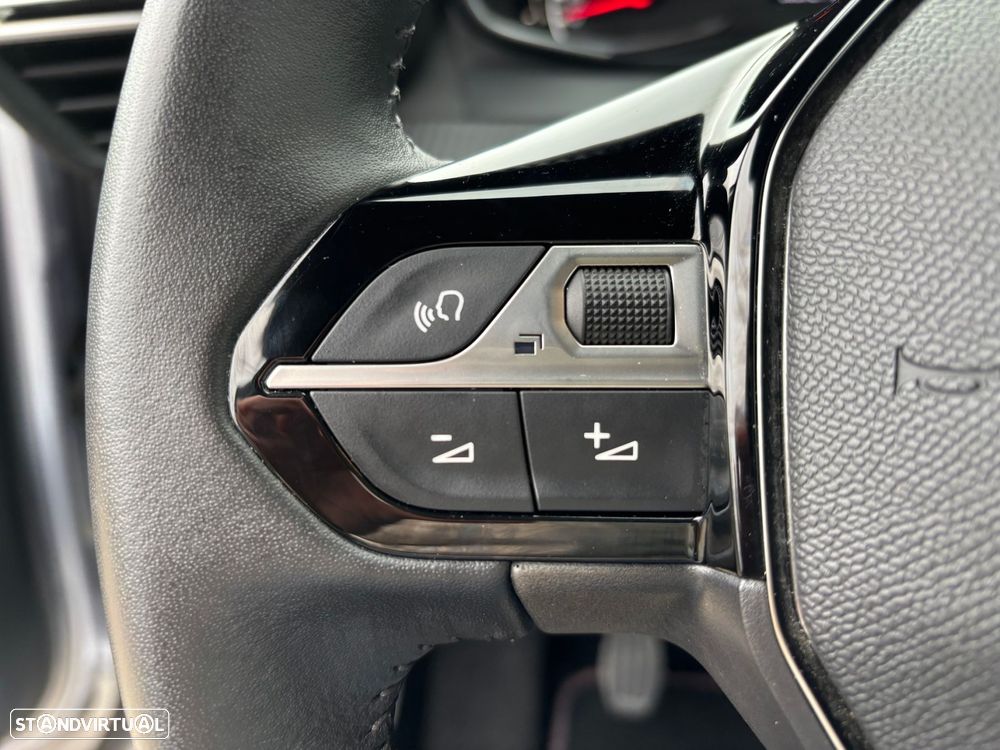Peugeot 2008 1.2 PureTech Active - 9