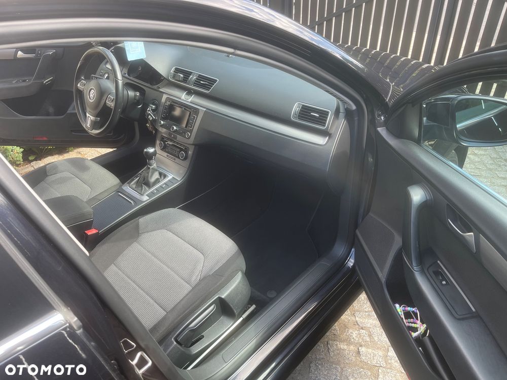 Volkswagen Passat 2.0 TDI Comfortline - 11