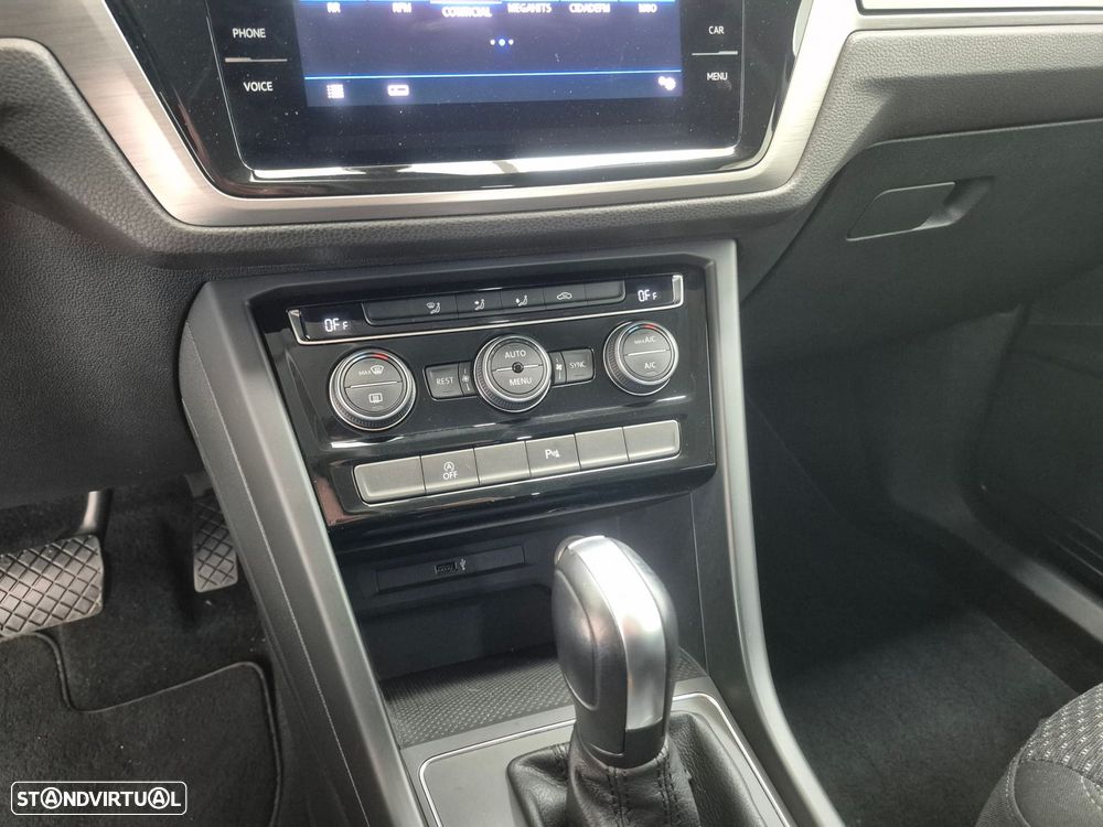 VW Touran 2.0 TDI Confortline DSG - 18