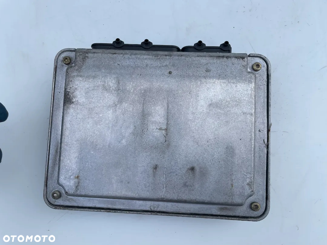 STEROWNIK SILNIKA VW BORA 2.3 AGZ 071906018R - 4