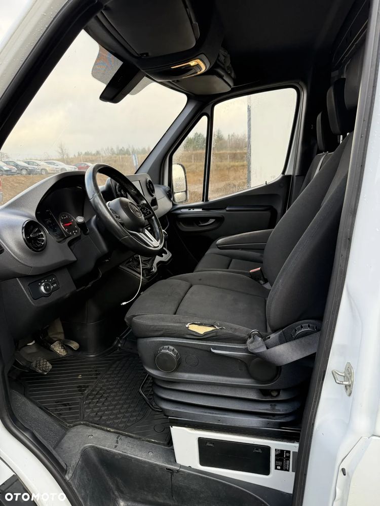 Mercedes-Benz Sprinter - 12