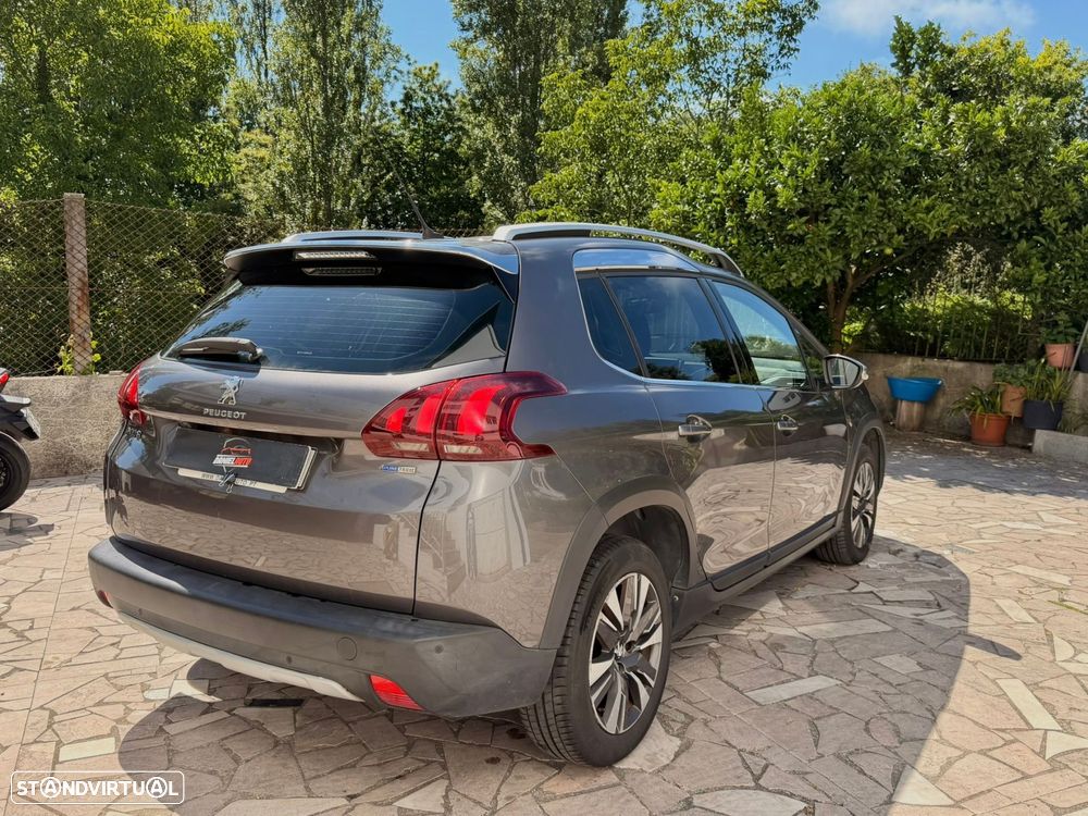 Peugeot 2008 1.2 PureTech Allure EAT6 - 10