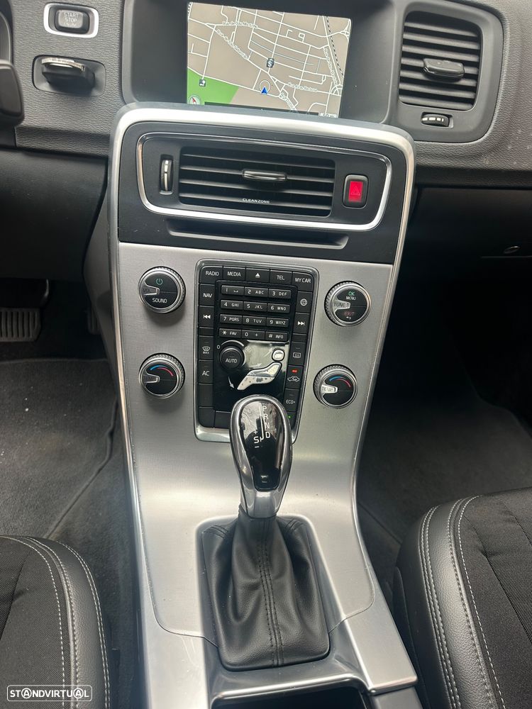 Volvo S60 2.0 D3 Momentum Geartronic - 7