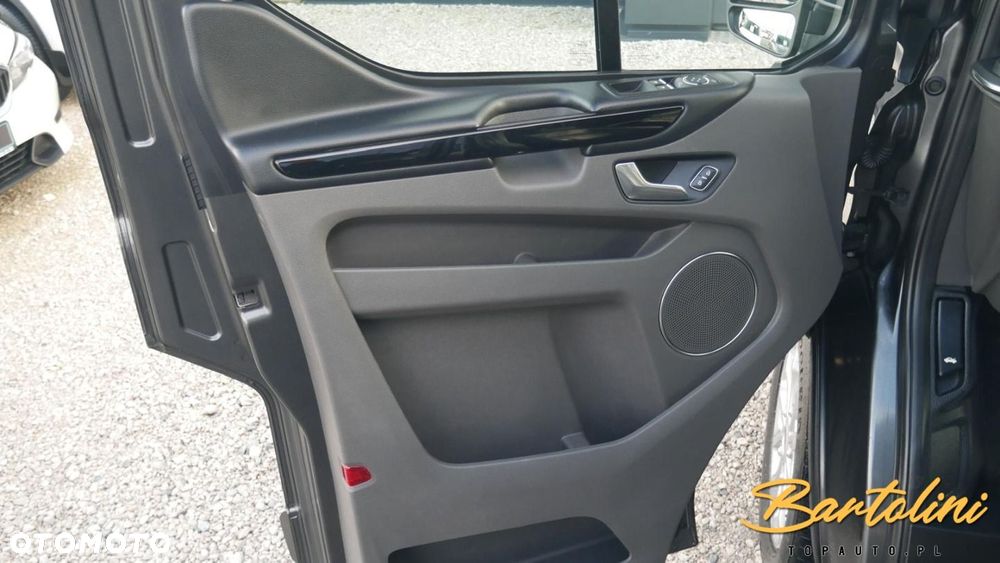Ford Tourneo Custom - 11