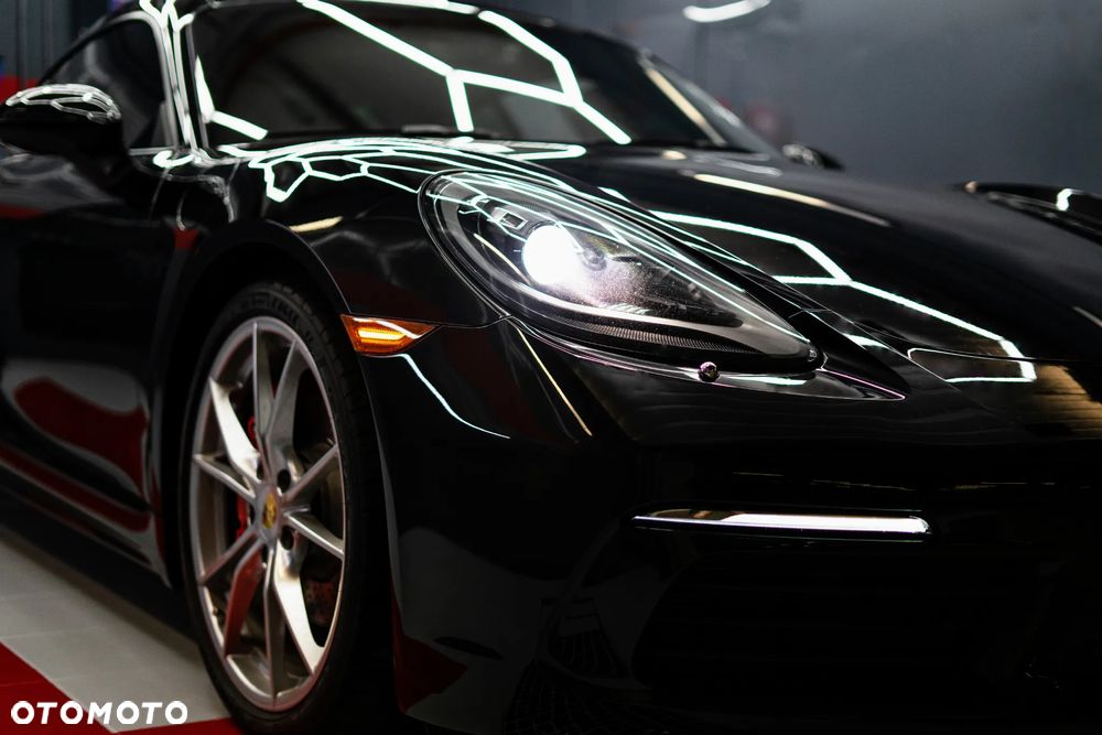 Porsche 718 Cayman - 2