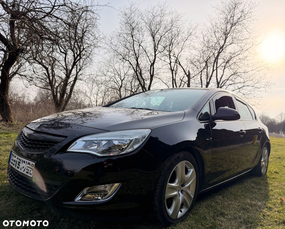 Opel Astra 1.4 Turbo Edition Sport - 2