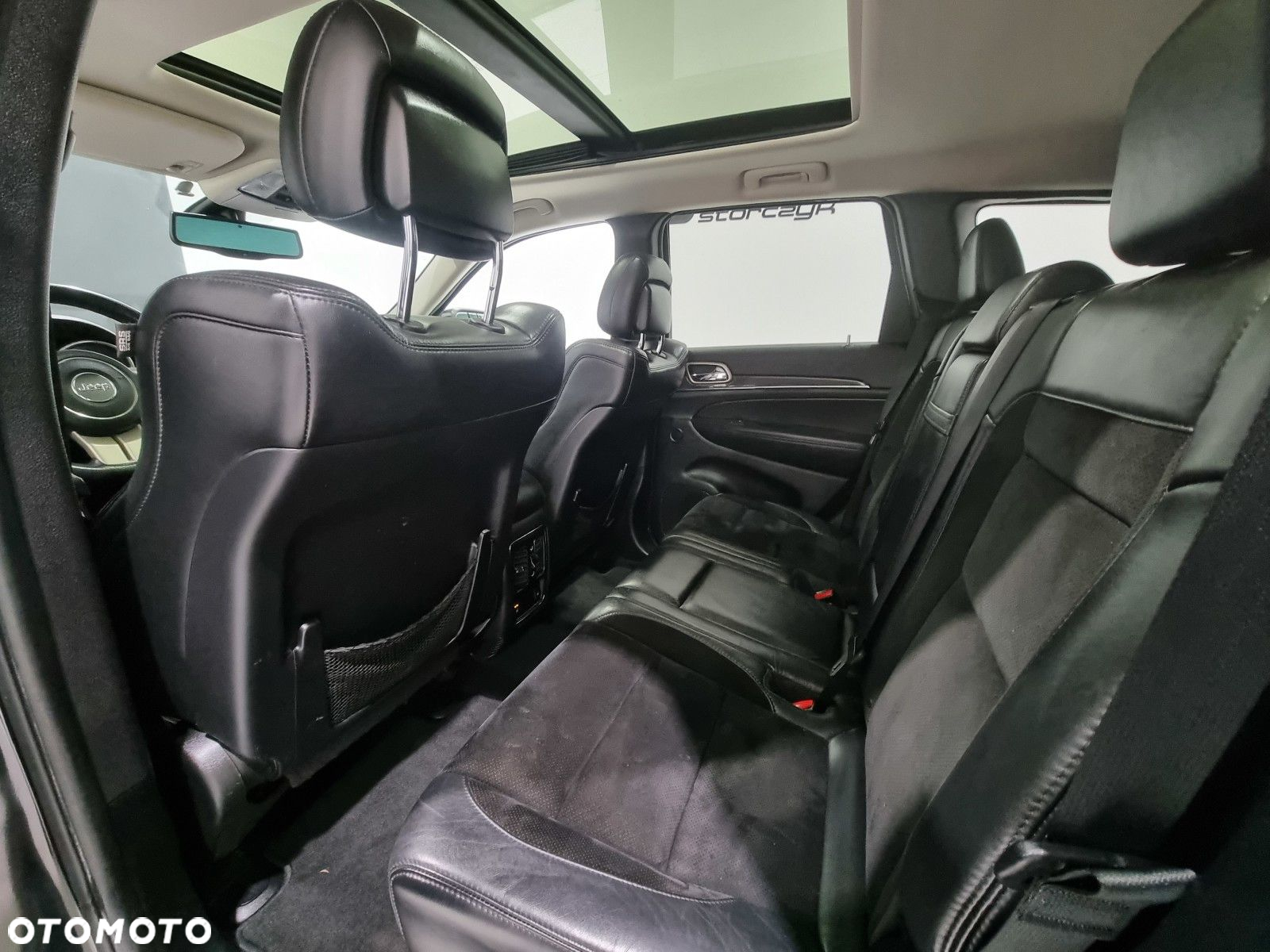 Jeep Grand Cherokee - 27