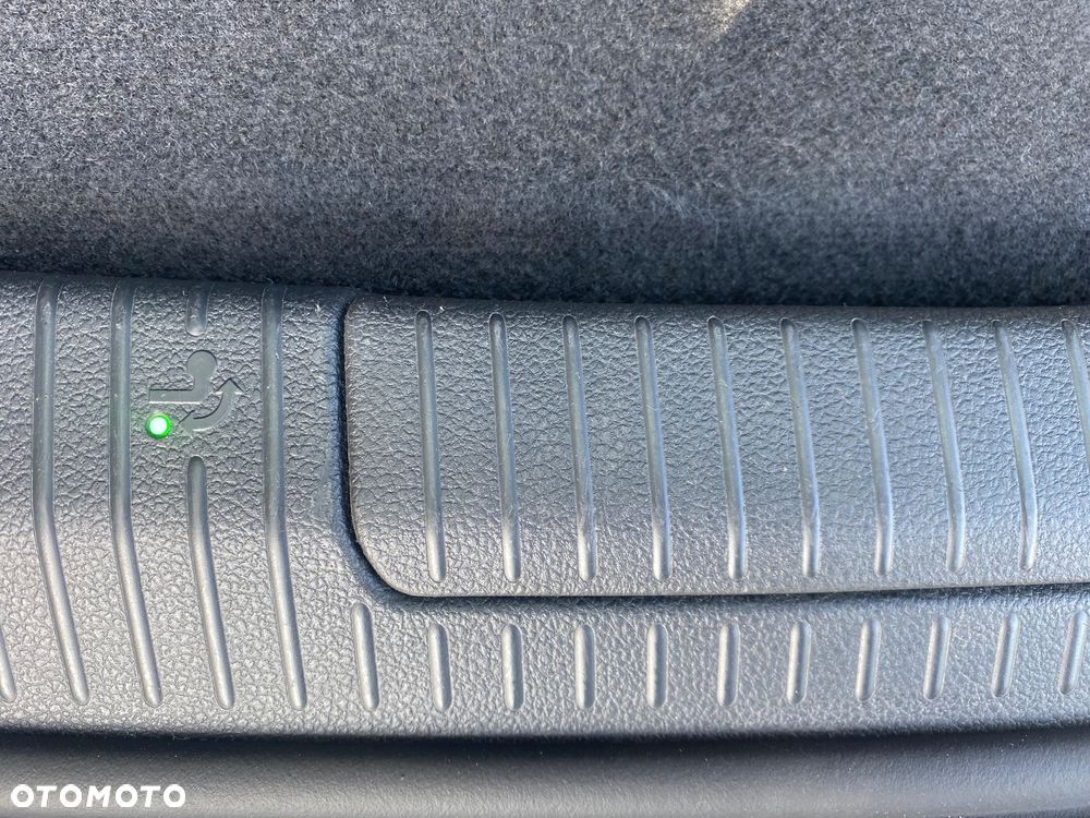Volkswagen Golf Sportsvan SV 1.6 TDI BMT Highline - 10