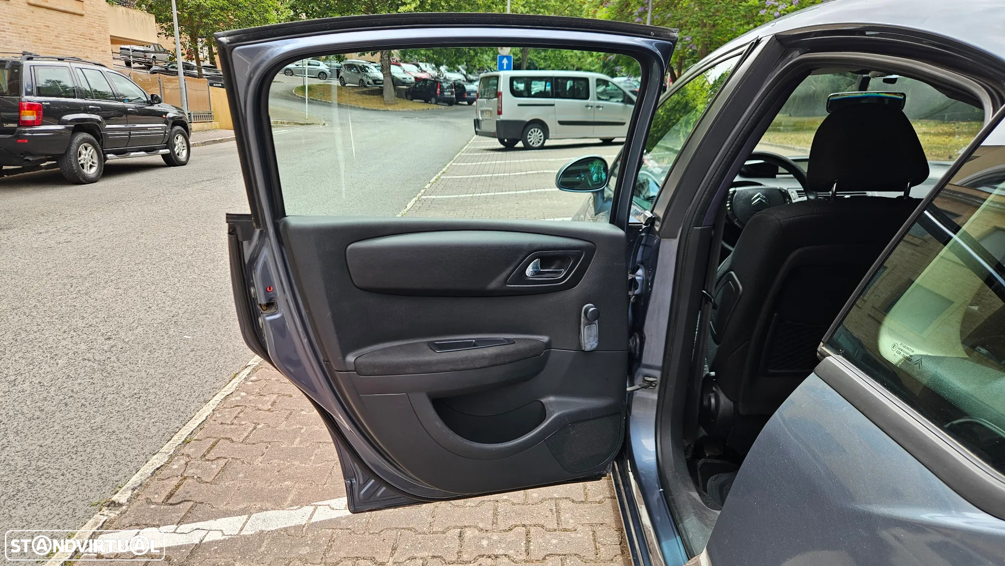 Citroën C4 1.6 HDi 110 Exclusive - 15