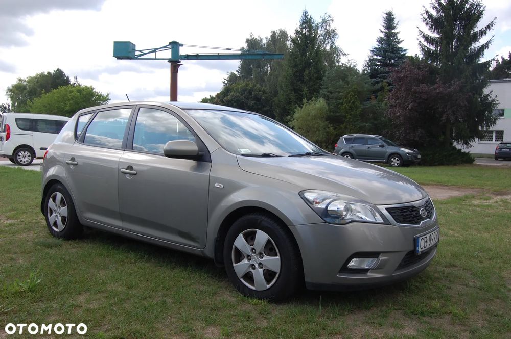 Kia Ceed 1.6 Crdi L Euro2012 - 11