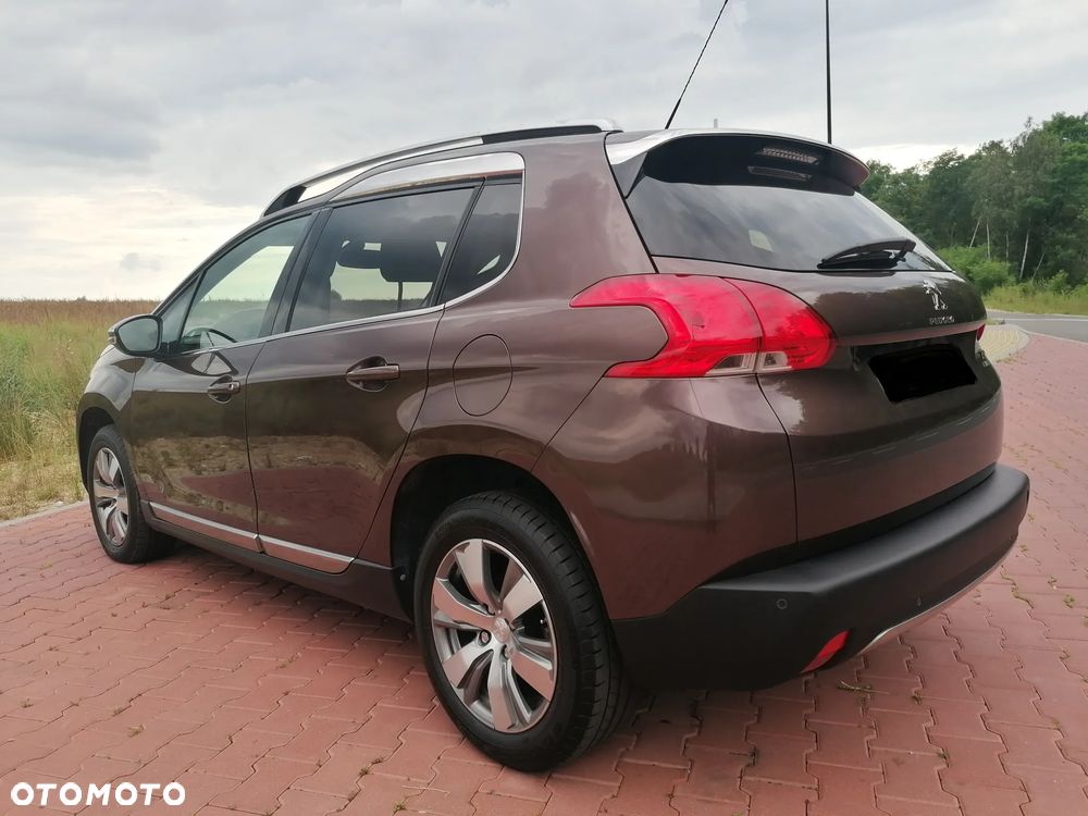 Peugeot 2008 1.6 e-HDi Allure S&S - 9