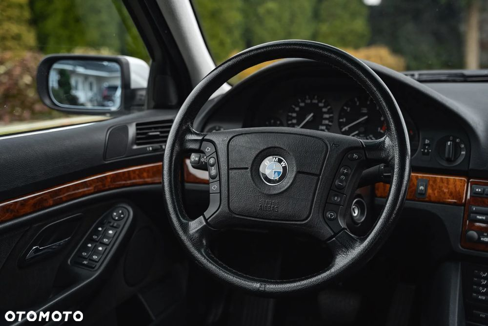 BMW Seria 5 - 23