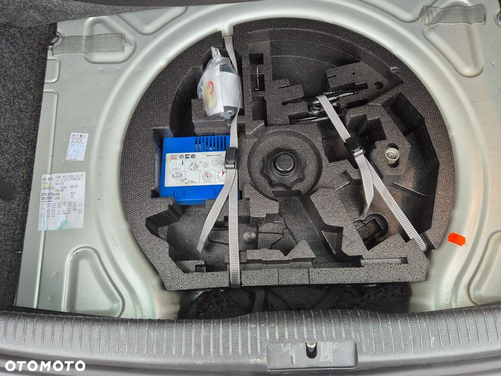 Volkswagen Golf 2.0 TDI DPF DSG Highline - 25