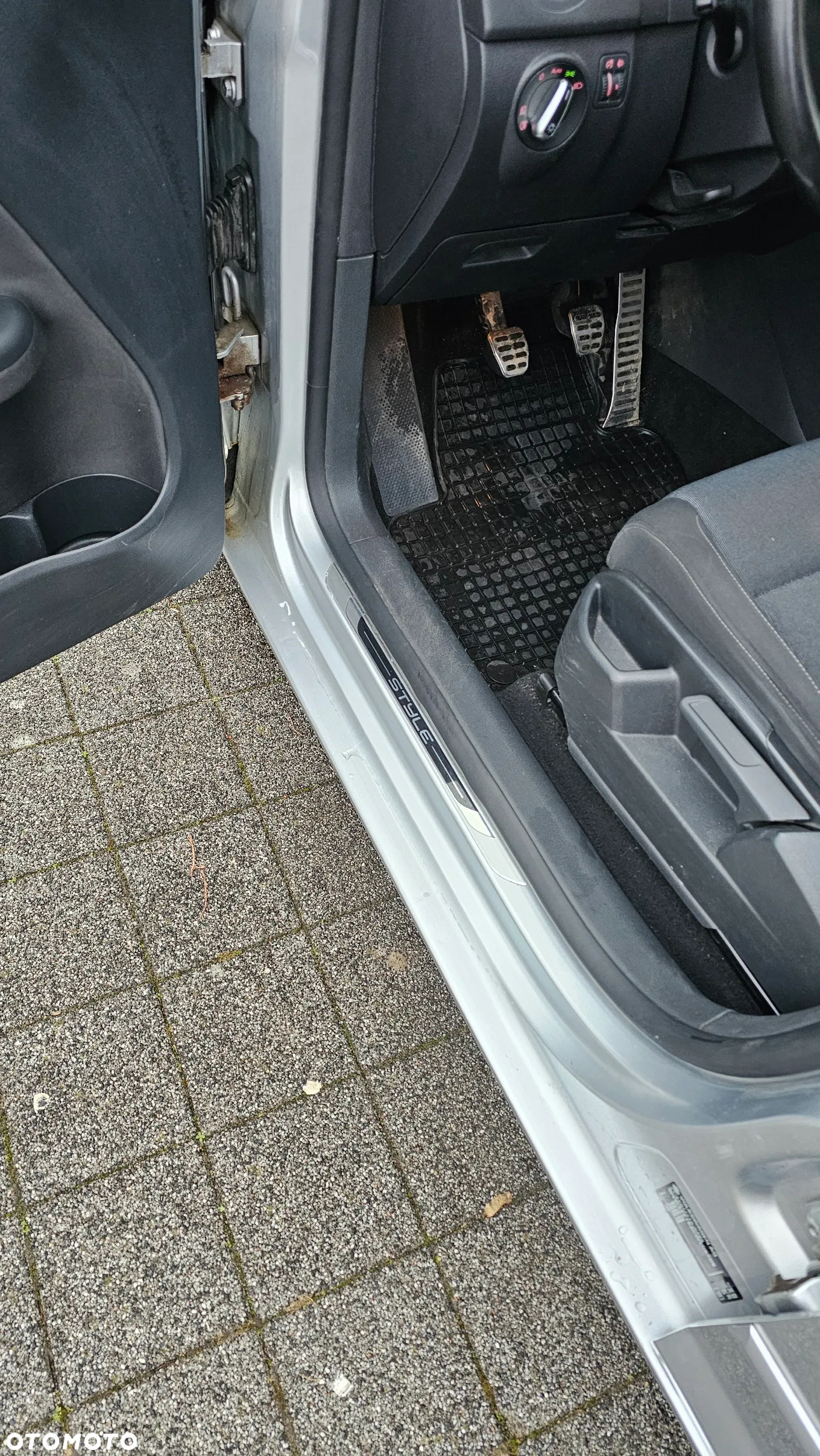 Volkswagen Golf Plus 1.6 TDI DPF Style - 10