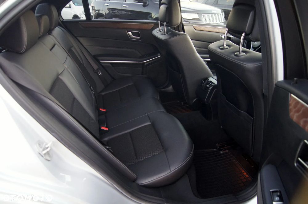 Mercedes-Benz Klasa E 350 BlueTEC 4Matic 7G-TRONIC - 13