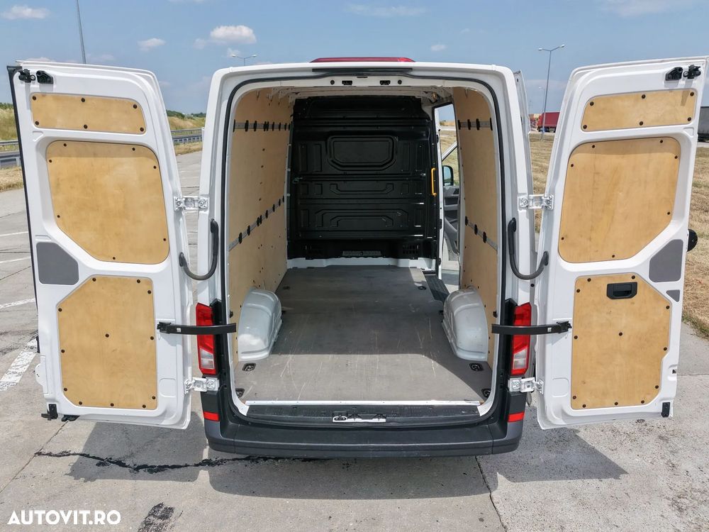Volkswagen Crafter - 11