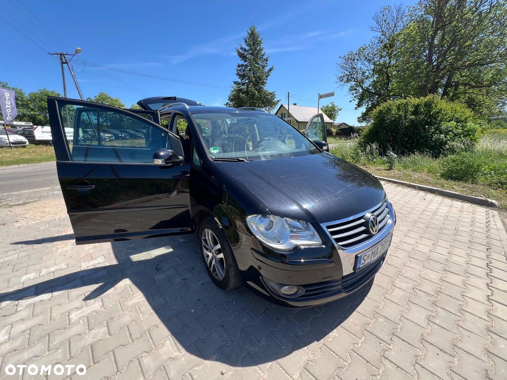 Volkswagen Touran - 23