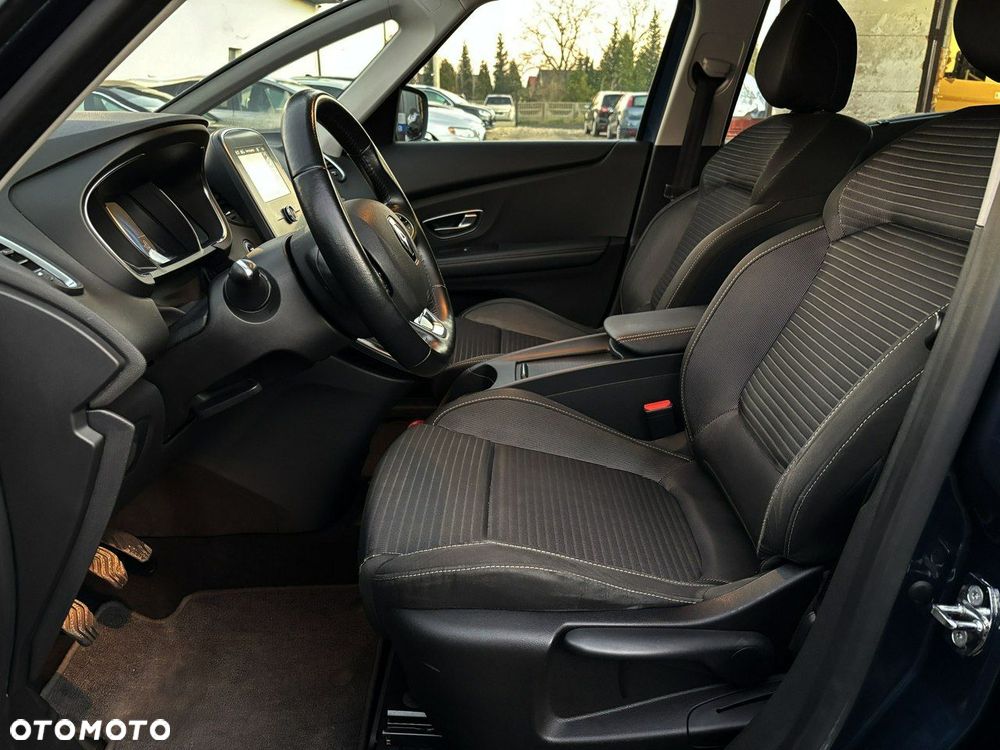 Renault Grand Scenic - 12