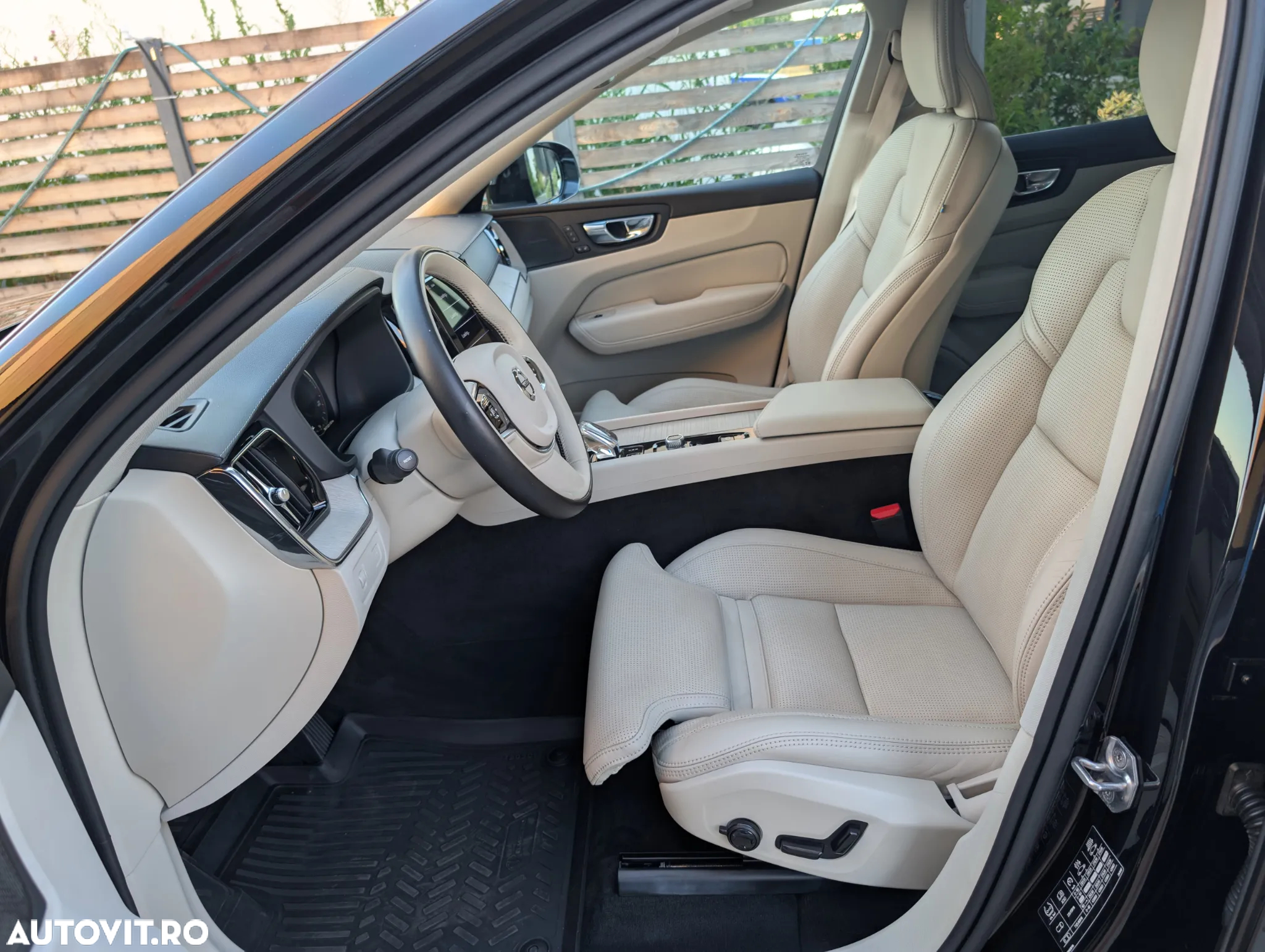 Volvo XC 60 B5 MHEV AT8 AWD Inscription - 28