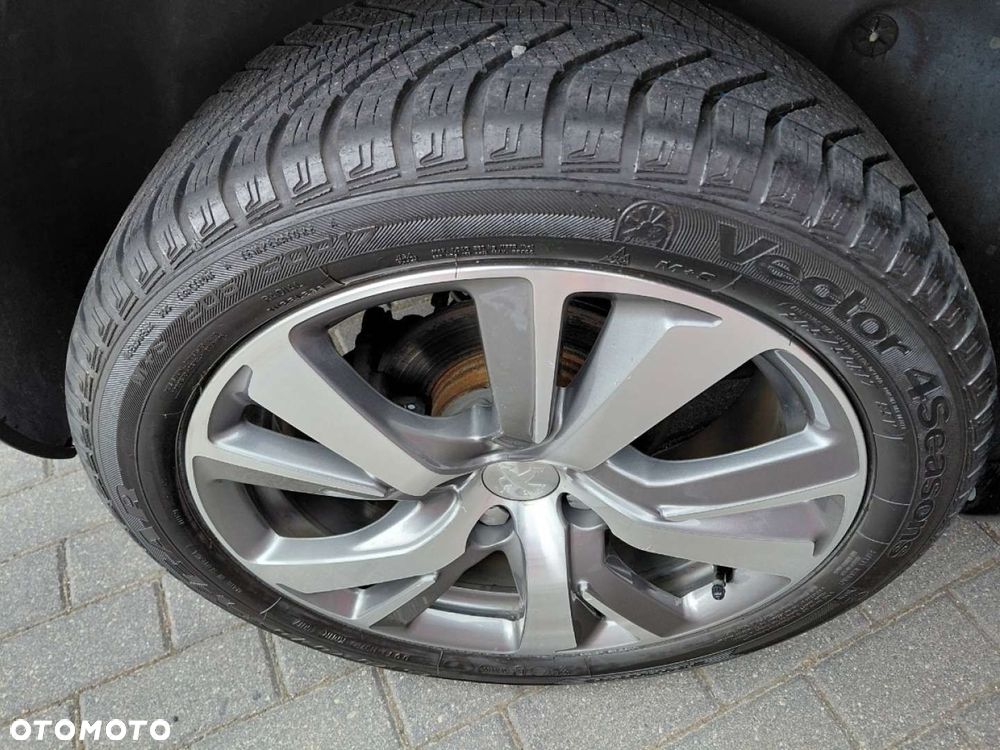 Peugeot 2008 - 9
