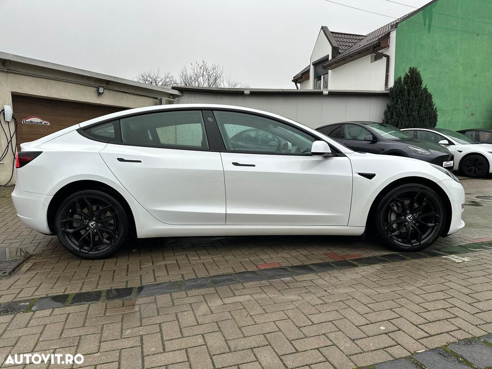 Tesla Model 3 Long Range - 12