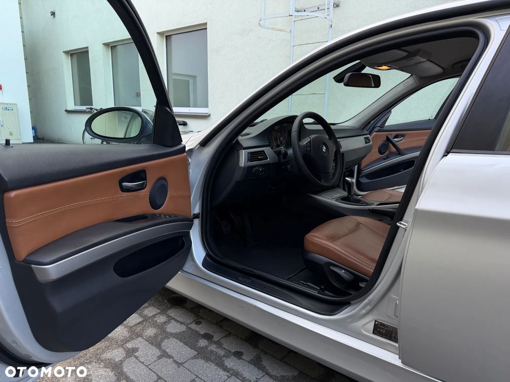 BMW Seria 3 320d - 6