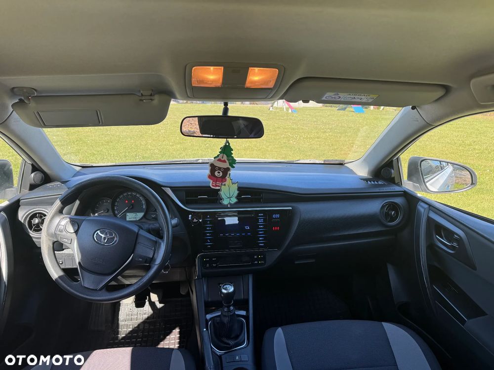 Toyota Auris 1.4 D-4D Active - 9