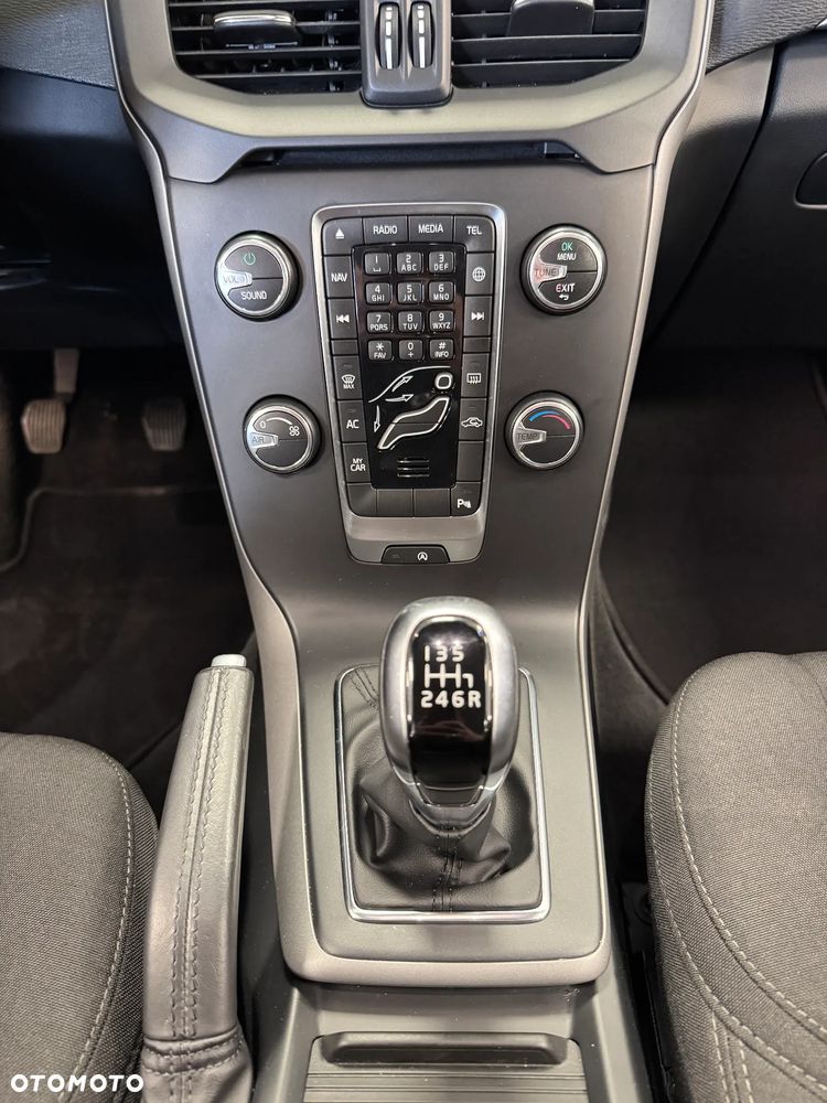 Volvo V40 D2 - 12