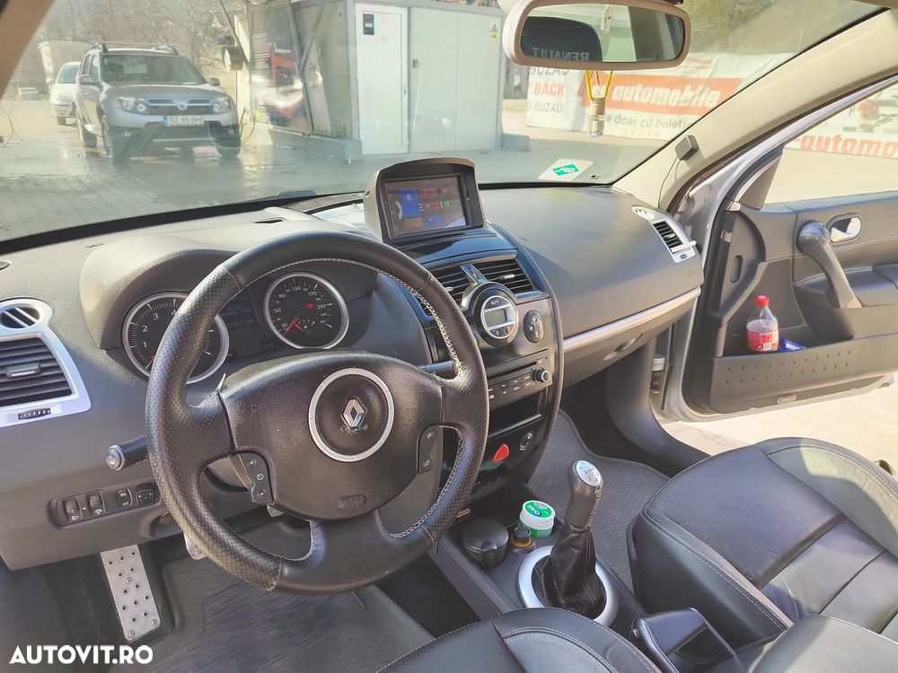 Renault Megane ver-1-6-confort-expression - 8