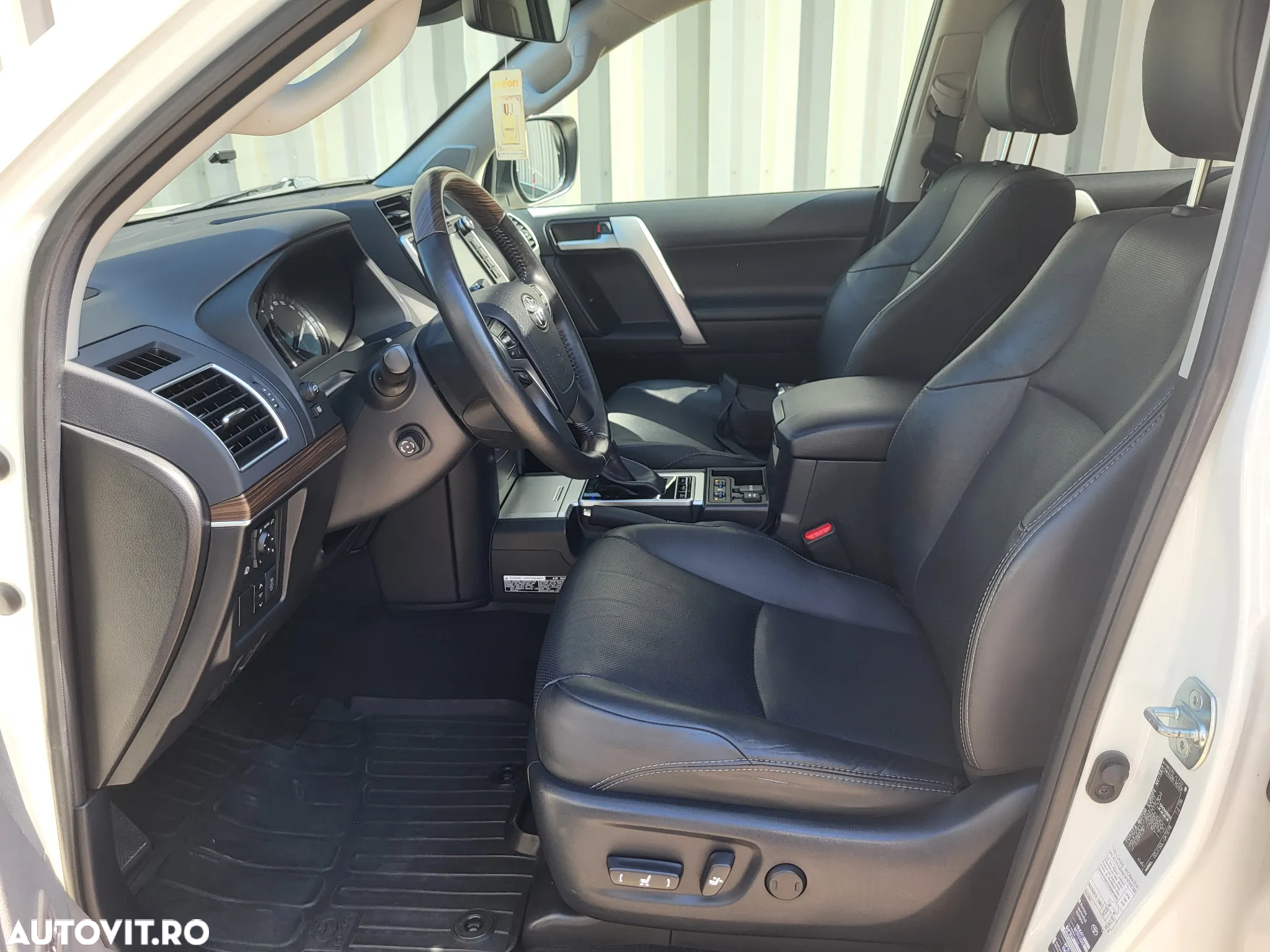 Toyota Land Cruiser 2.8l Turbo D-4D A/T AVS Luxury - 18