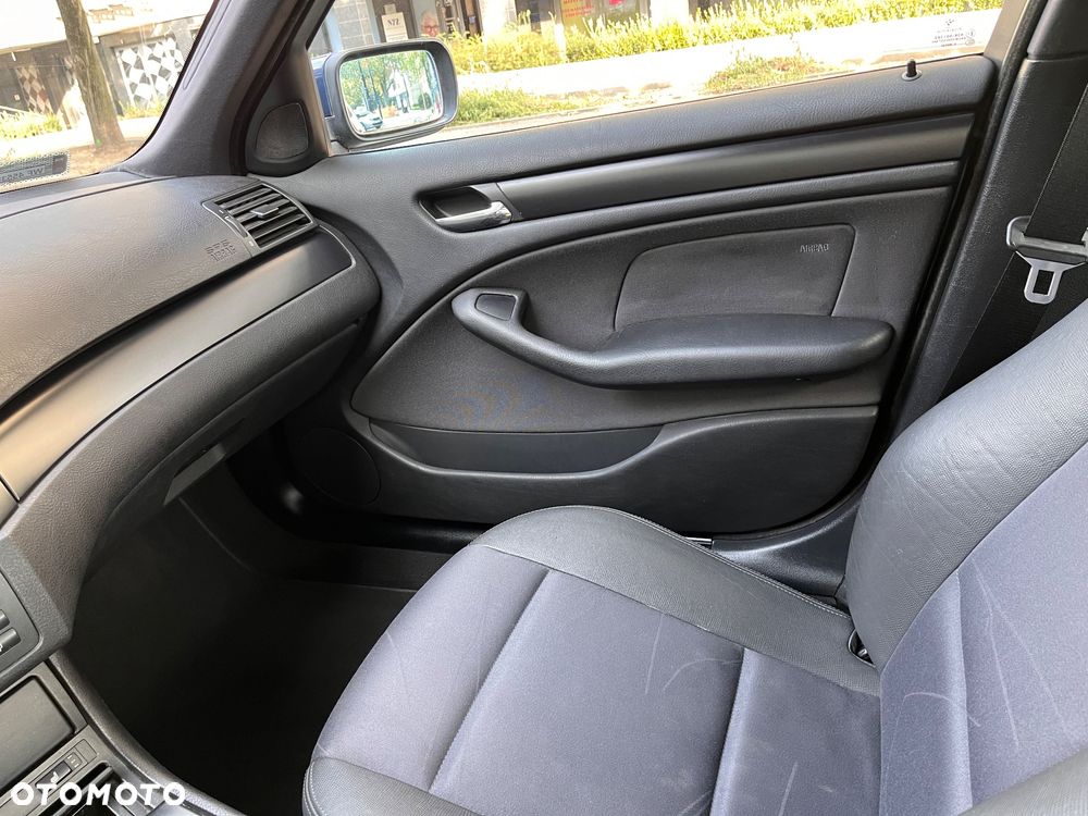 BMW Seria 3 318i - 12