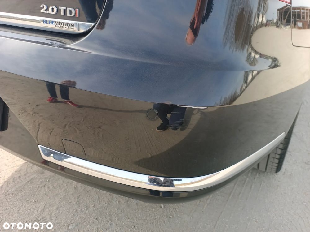Volkswagen Passat 2.0 TDI Highline DSG - 8