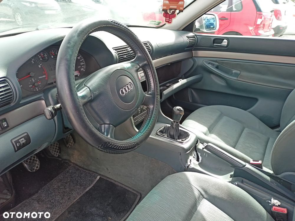 Audi A4 Limousine 1.8 - 7