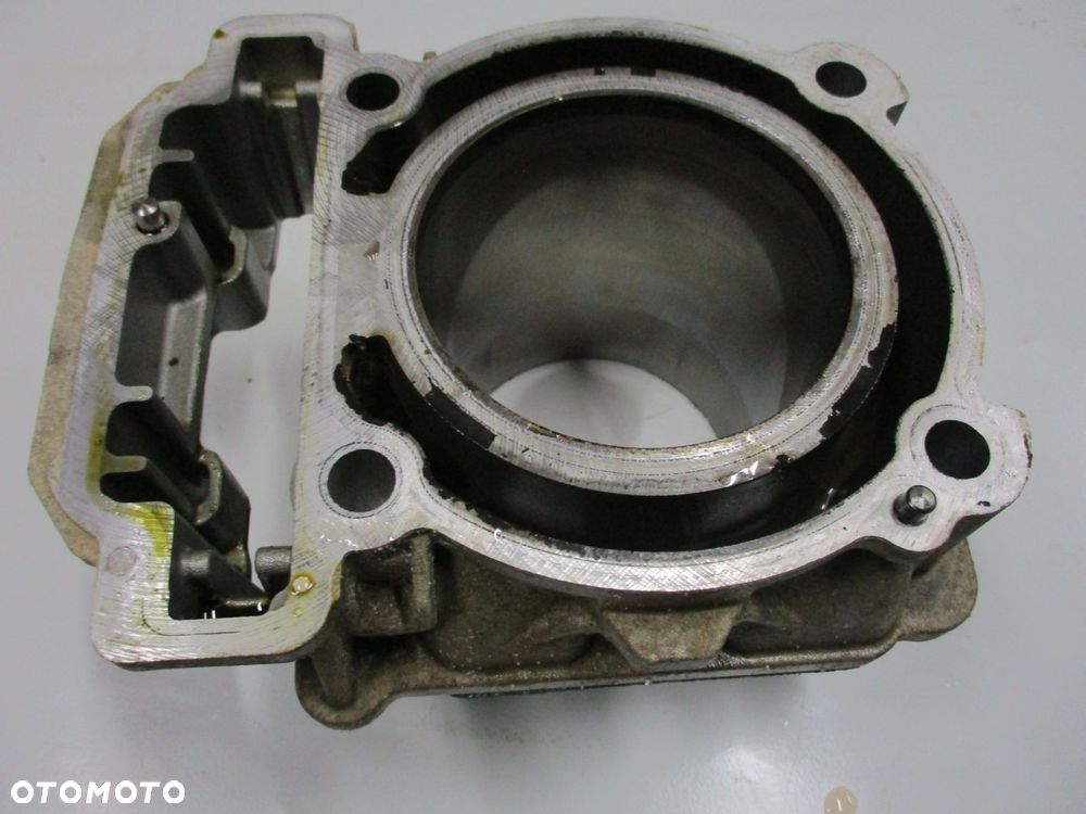 can am outlander g2 650 1000 cylinder - 1