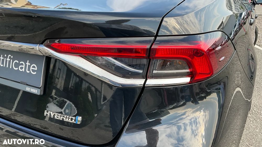 Toyota Corolla Sedan 1.8 HSD Business - 6