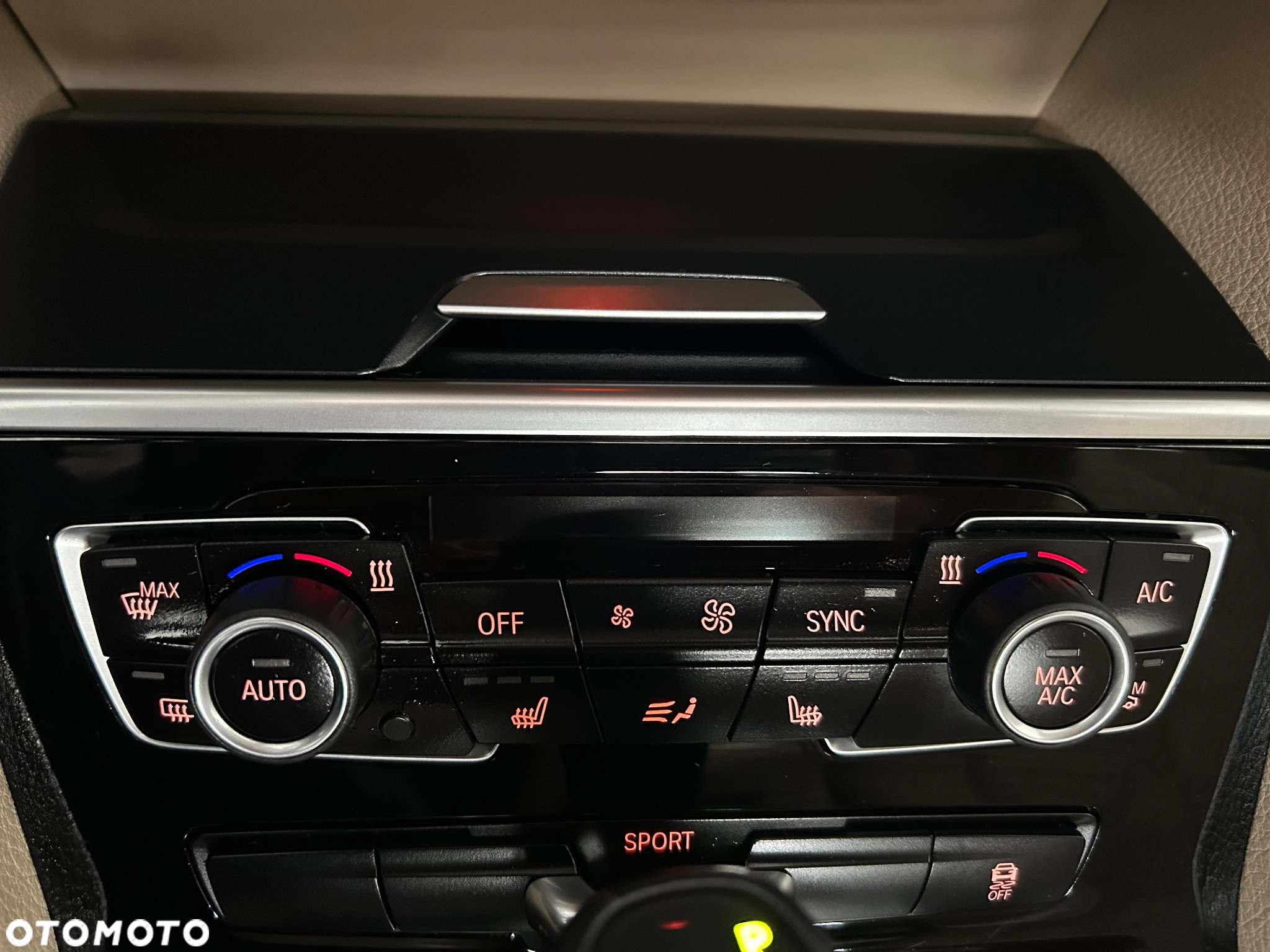 BMW Seria 2 220i Active Tourer Luxury Line - 34
