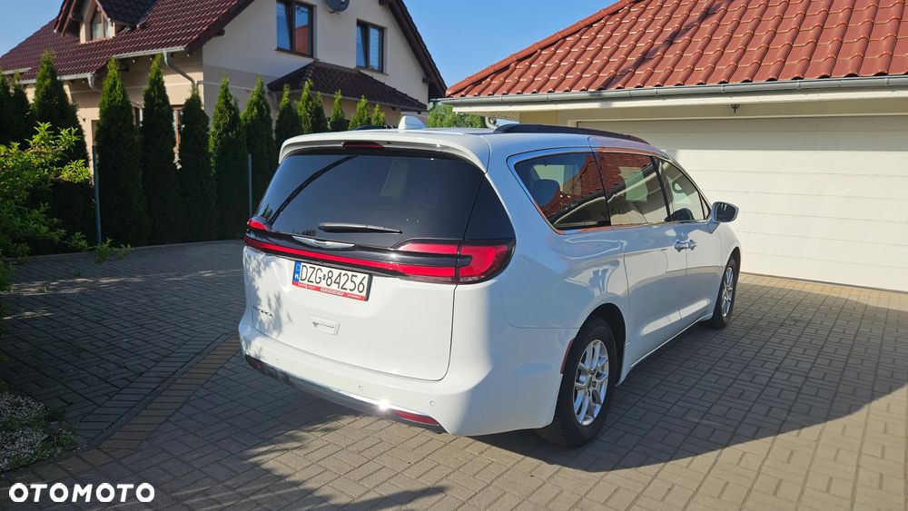 Chrysler Pacifica - 4