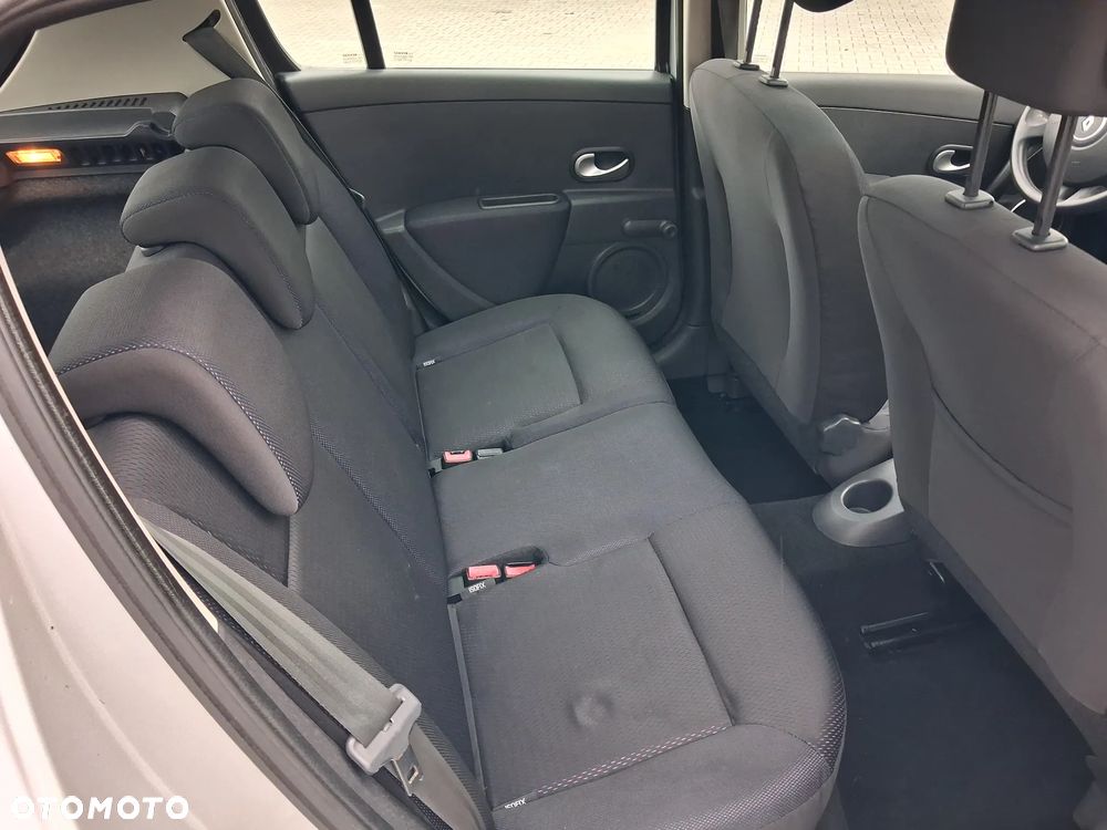 Renault Clio 1.2 16V 75 Night and Day - 15