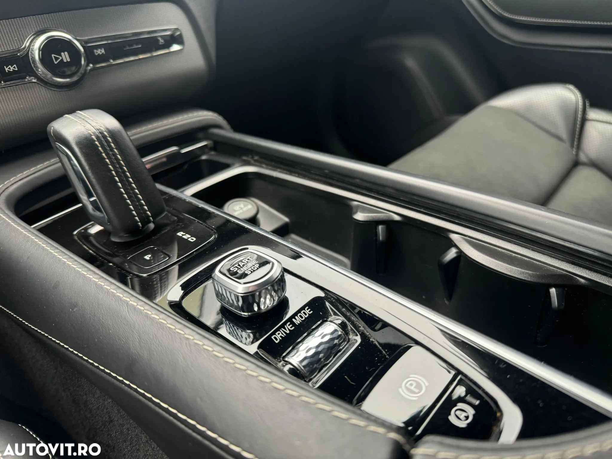 Volvo XC 90 T8 AWD Recharge Geartronic RDesign - 14
