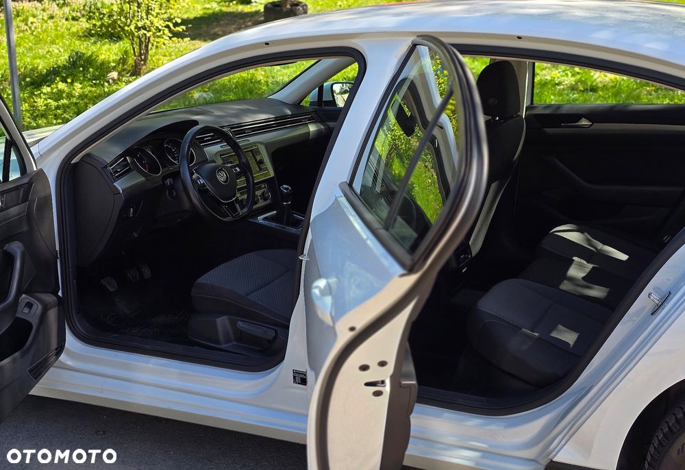 Volkswagen Passat 1.6 TDI BMT City - 14