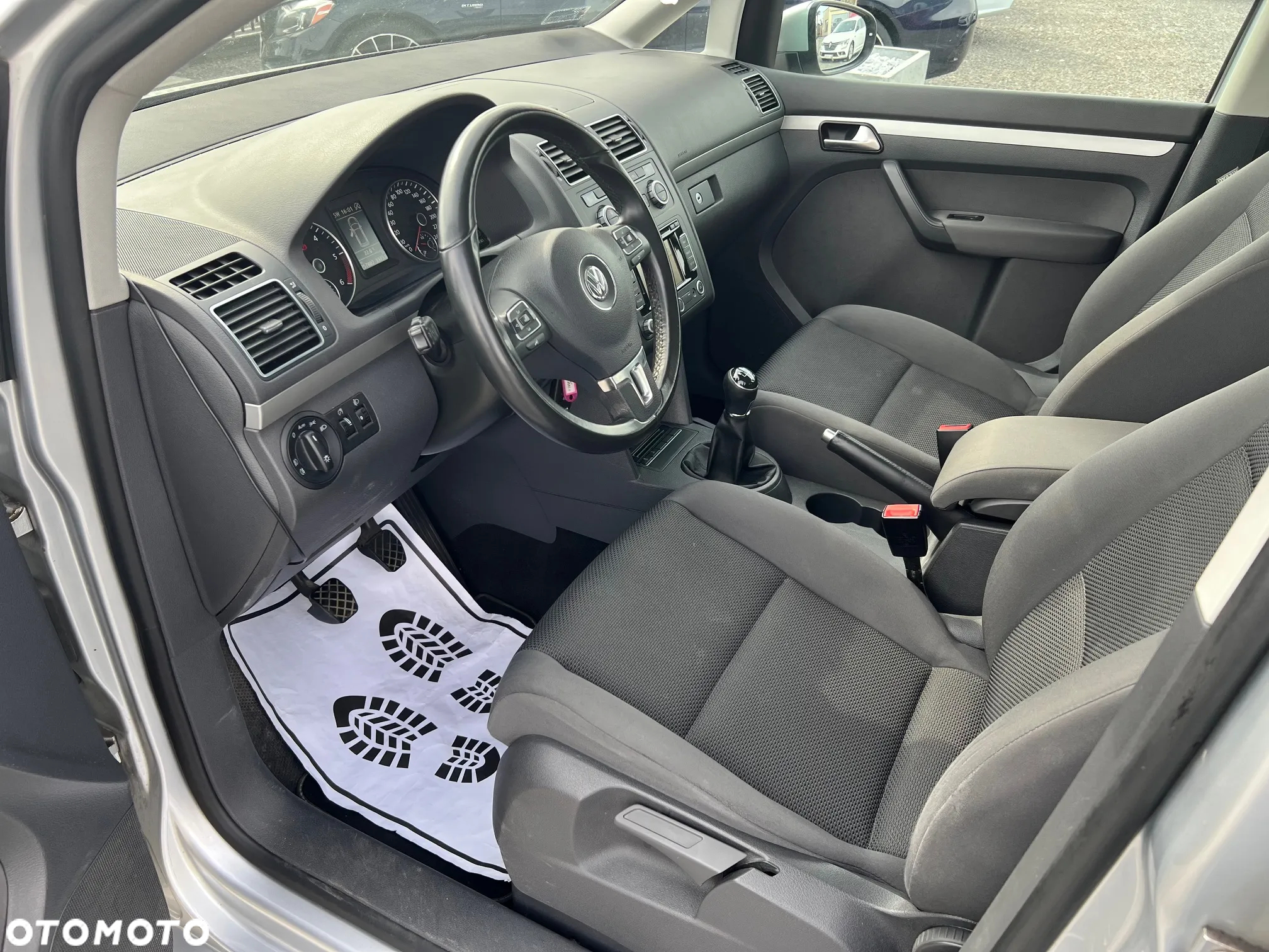 Volkswagen Touran 1.6 TDI DPF BlueMotion Technology Comfortline - 7