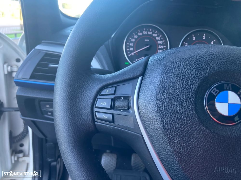 BMW 118 d xDrive Pack M - 15