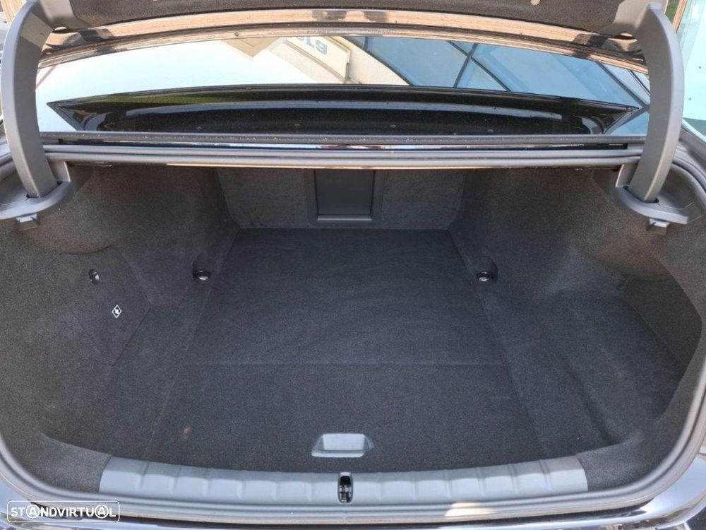 BMW i7 xDrive60 Pack Desportivo M - 33