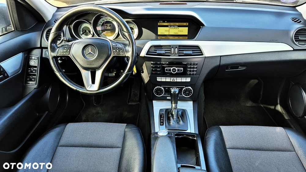 Mercedes-Benz Klasa C 180 BlueEFFICIENCY 7G-TRONIC Avantgarde - 36