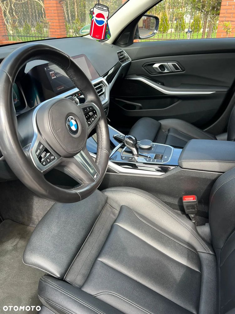 BMW Seria 3 320d Sport Line - 18