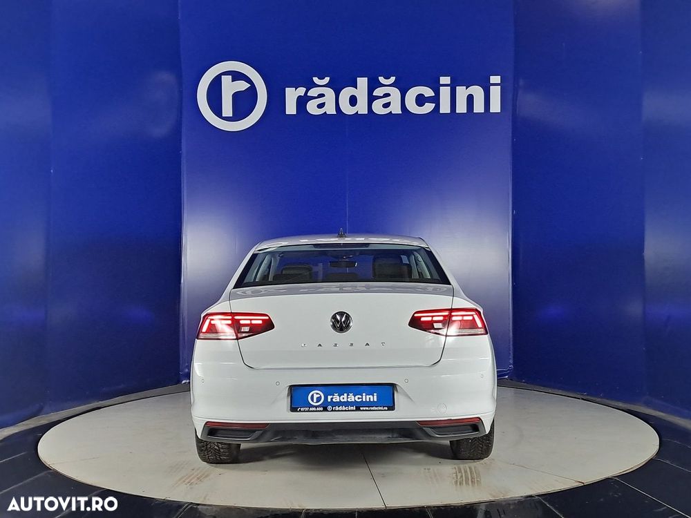Volkswagen Passat - 4
