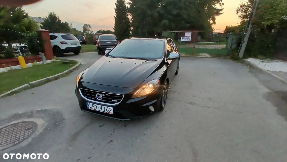 Volvo V40 D2 R-Design - 25