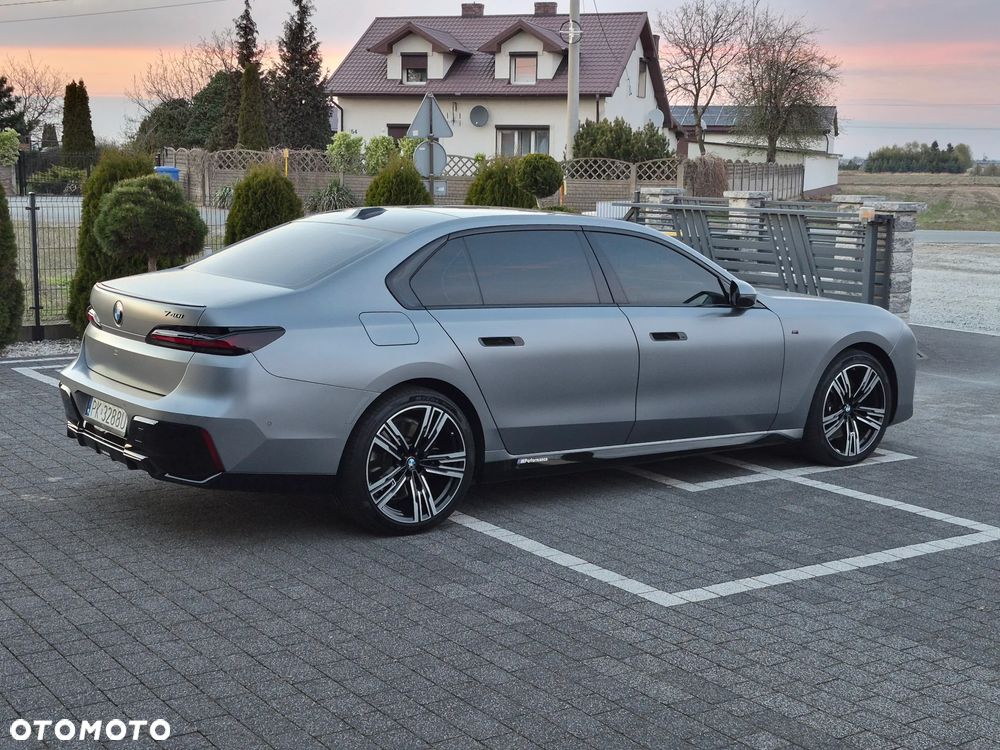 BMW Seria 7 740i - 3