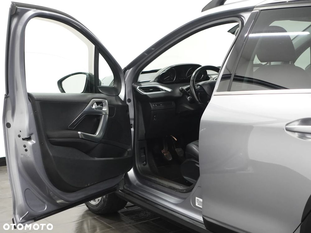 Peugeot 2008 1.5 BlueHDi Crossway - 16